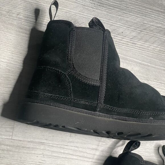 UGG Neumel Chelsea Black Men\'s Suede Boots US 1121644 Preowned. main image 13